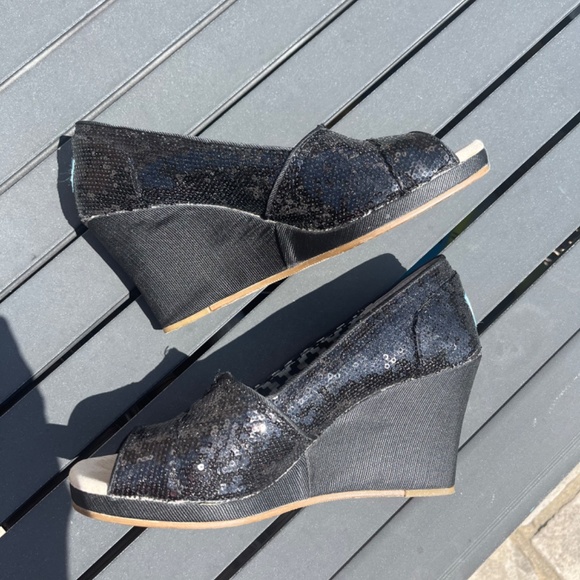 Toms Black sequin size 7 wedge - Picture 4 of 5